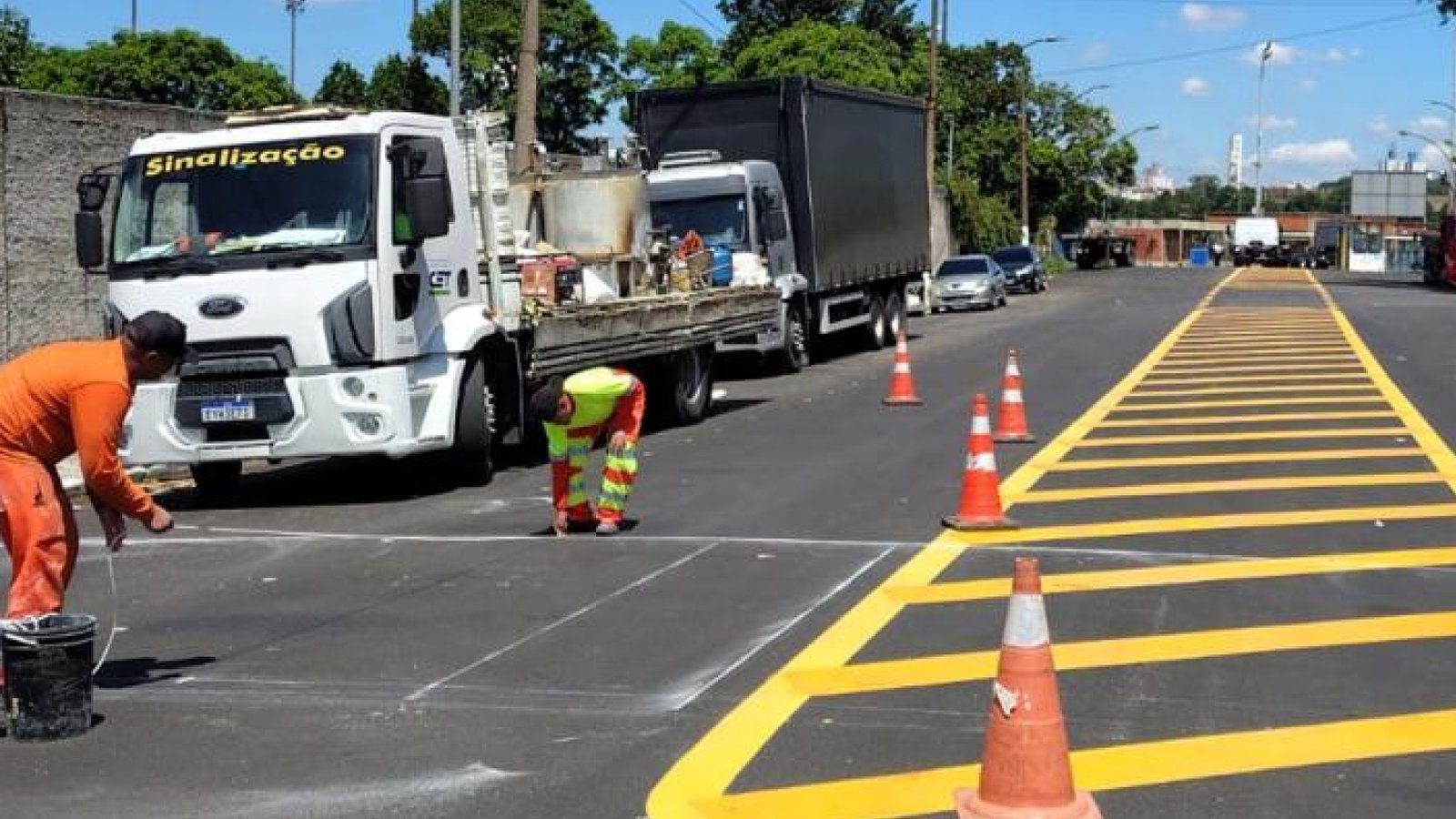 Obra de sinalização viária